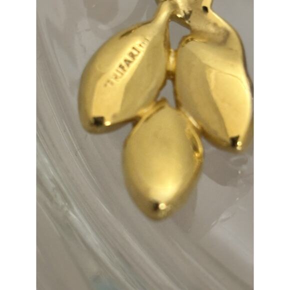 Vintage TRIFARI Red Cabochon Gold-Tone Starburst Brooch & Drop Earrings Set - Picture 5 of 5